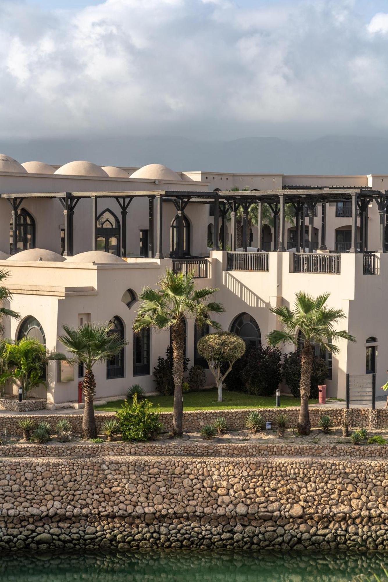 살랄라 로타나 리조트 외부 사진 The American University of Ras Al Khaimah