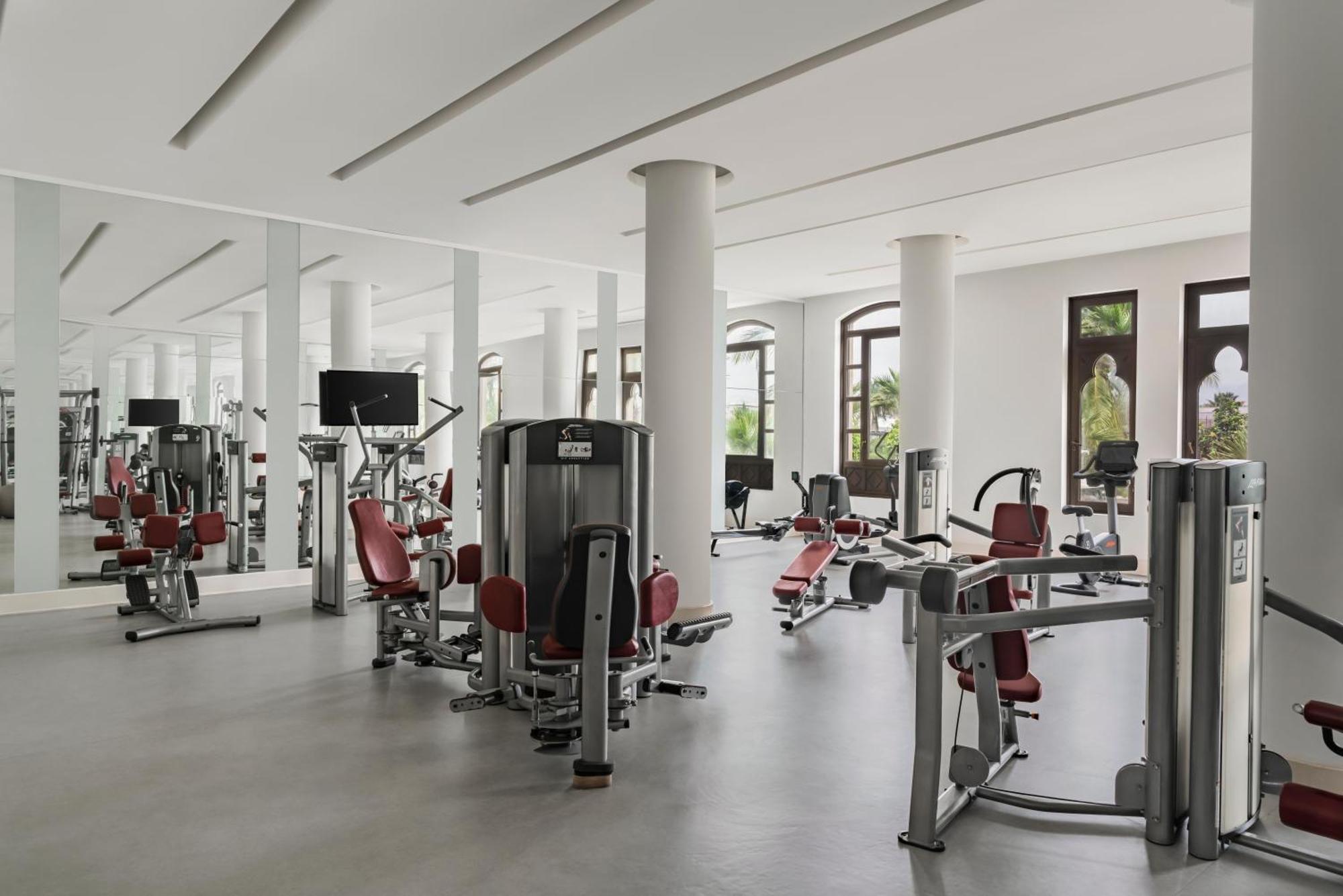 살랄라 로타나 리조트 외부 사진 The gym at the hotel