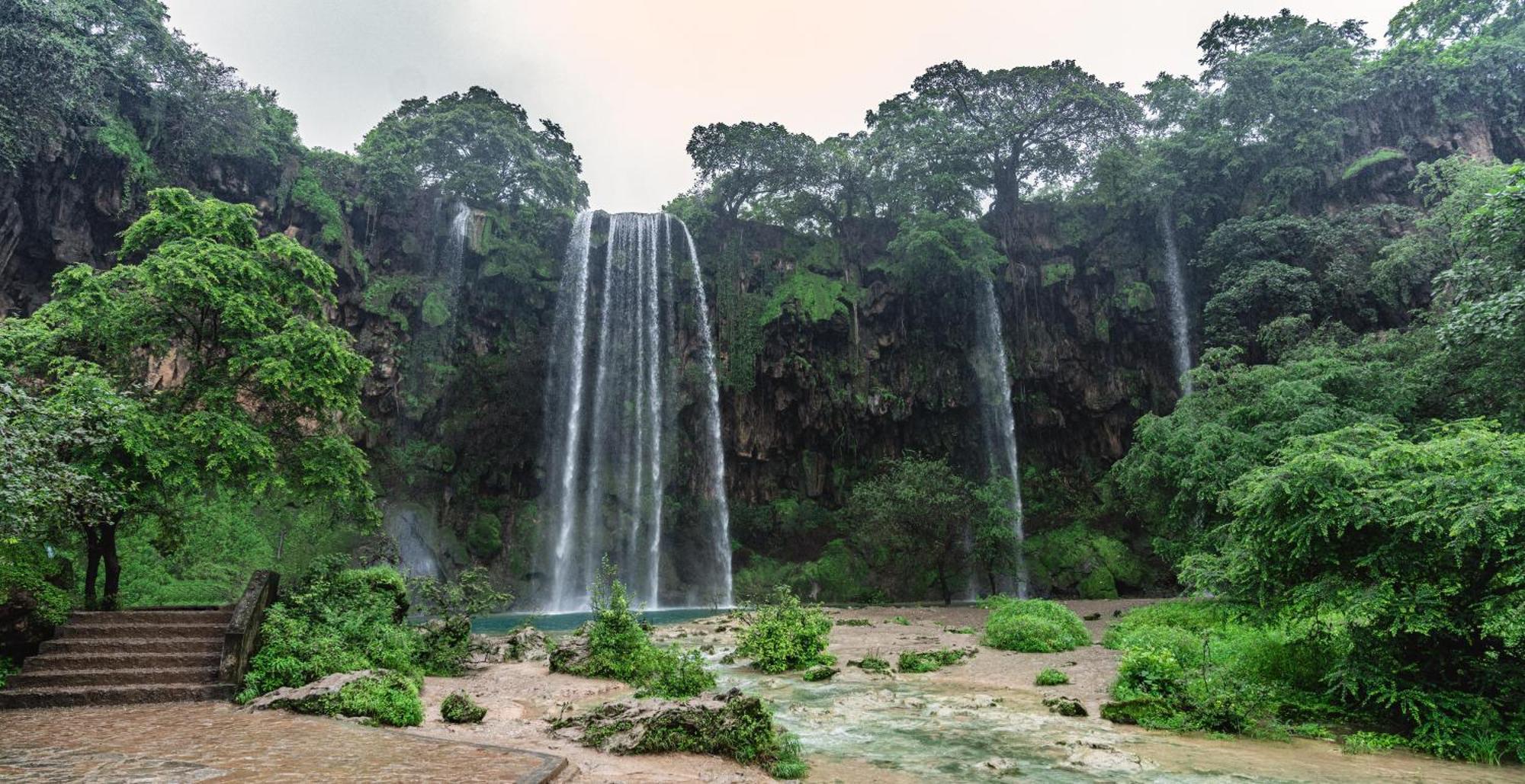 살랄라 로타나 리조트 외부 사진 Khe Sanh Waterfall